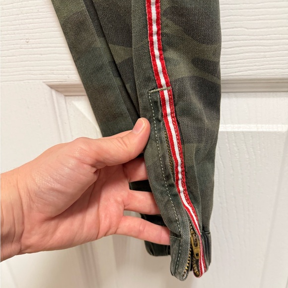 Sundry Camo Ankle Pants - Picture 5 of 12